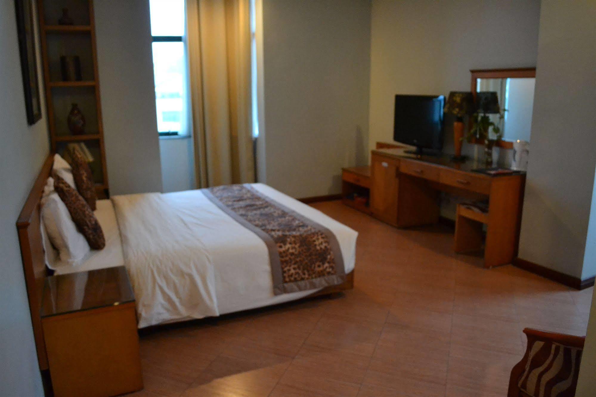 City Bay Hotel הלונג מראה חיצוני תמונה
